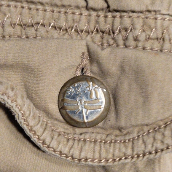 Ladies Khaki Capris - Picture 10 of 10